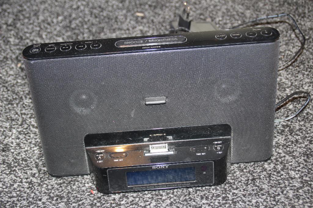 sony personal audio dockingssystem ICF, Computers en Software, Dockingstations, Gebruikt, Docking station, Ophalen of Verzenden