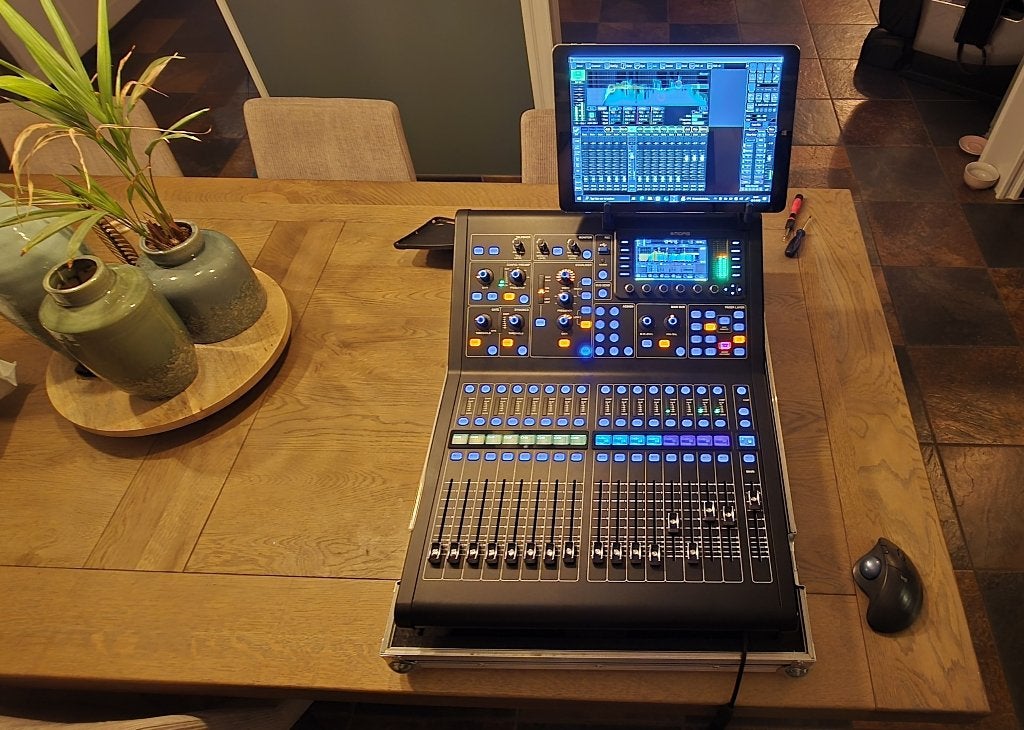 Midas M32R Live, Behringer SD16 en veel meer. Complete set, Muziek en Instrumenten, Mengpanelen, Ophalen, Zo goed als nieuw, 20 kanalen of meer