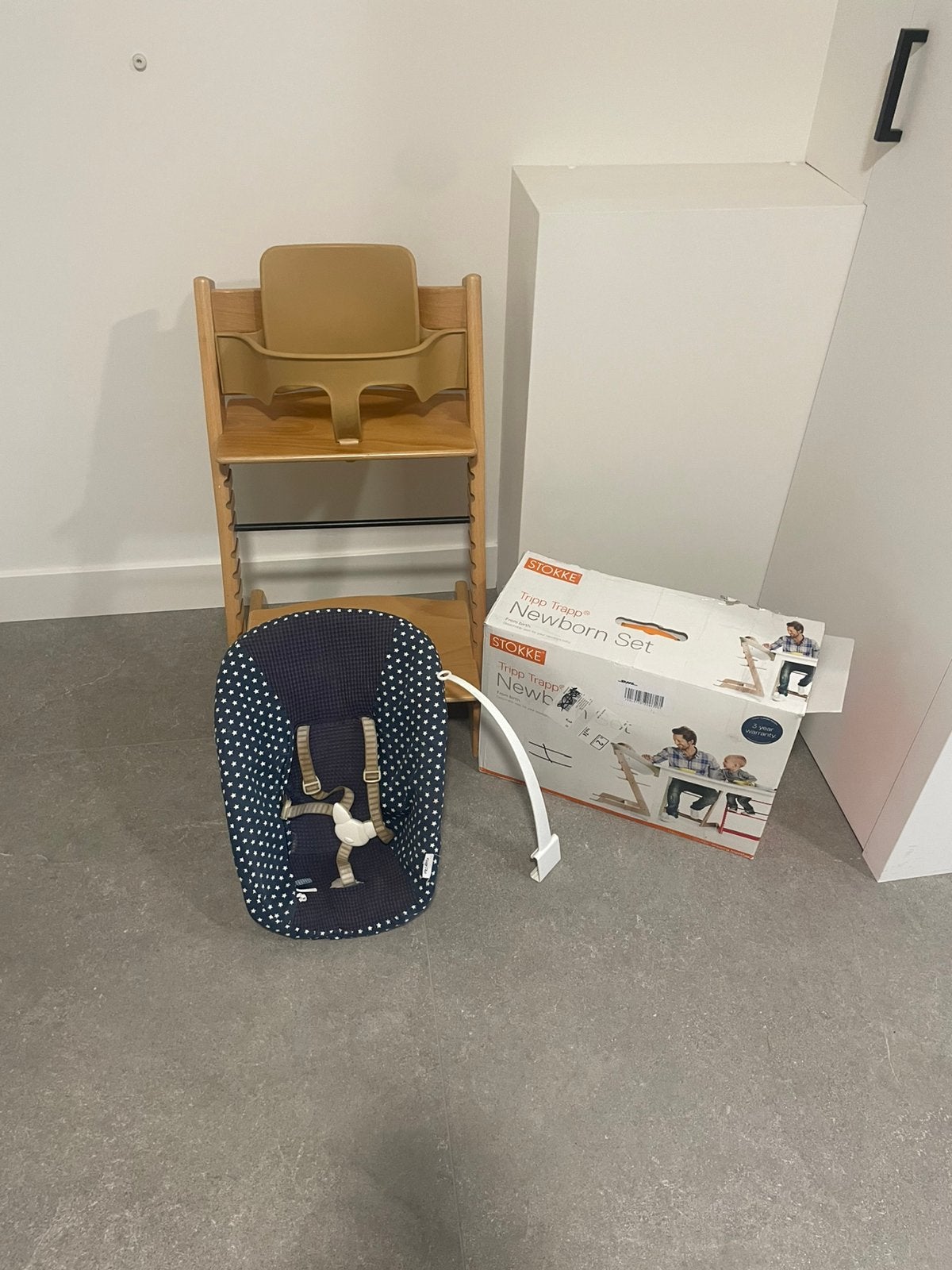 Stokke tripp trapp + newborn + babyset, Kinderen en Baby's, Ophalen, Zo goed als nieuw, Meegroeistoel, Aanschuifbaar