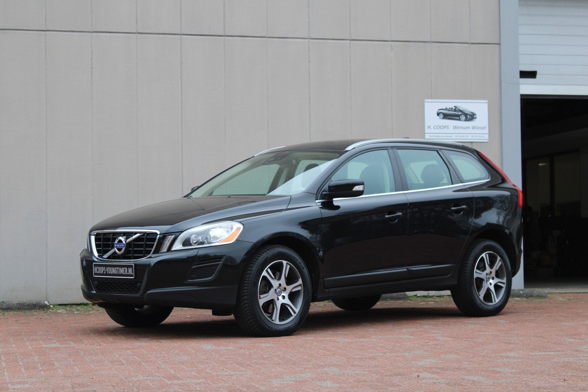 Volvo XC60 3.0 T6 AWD Summum AUTOMAAT YOUNGTIMER (bj 2011), Auto's, Automaat, Euro 5, Gebruikt, Zwart