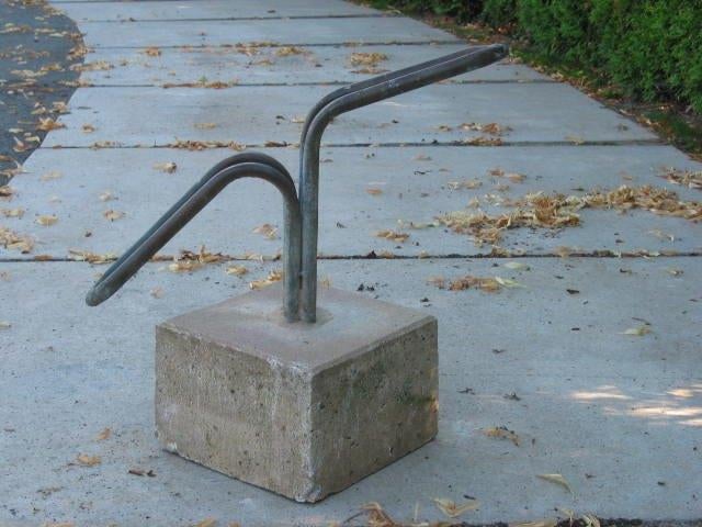 Fietsbeugel -fietsstandaard gegalvaniseerd met betonvoet, Ophalen, Gebruikt, Overige merken