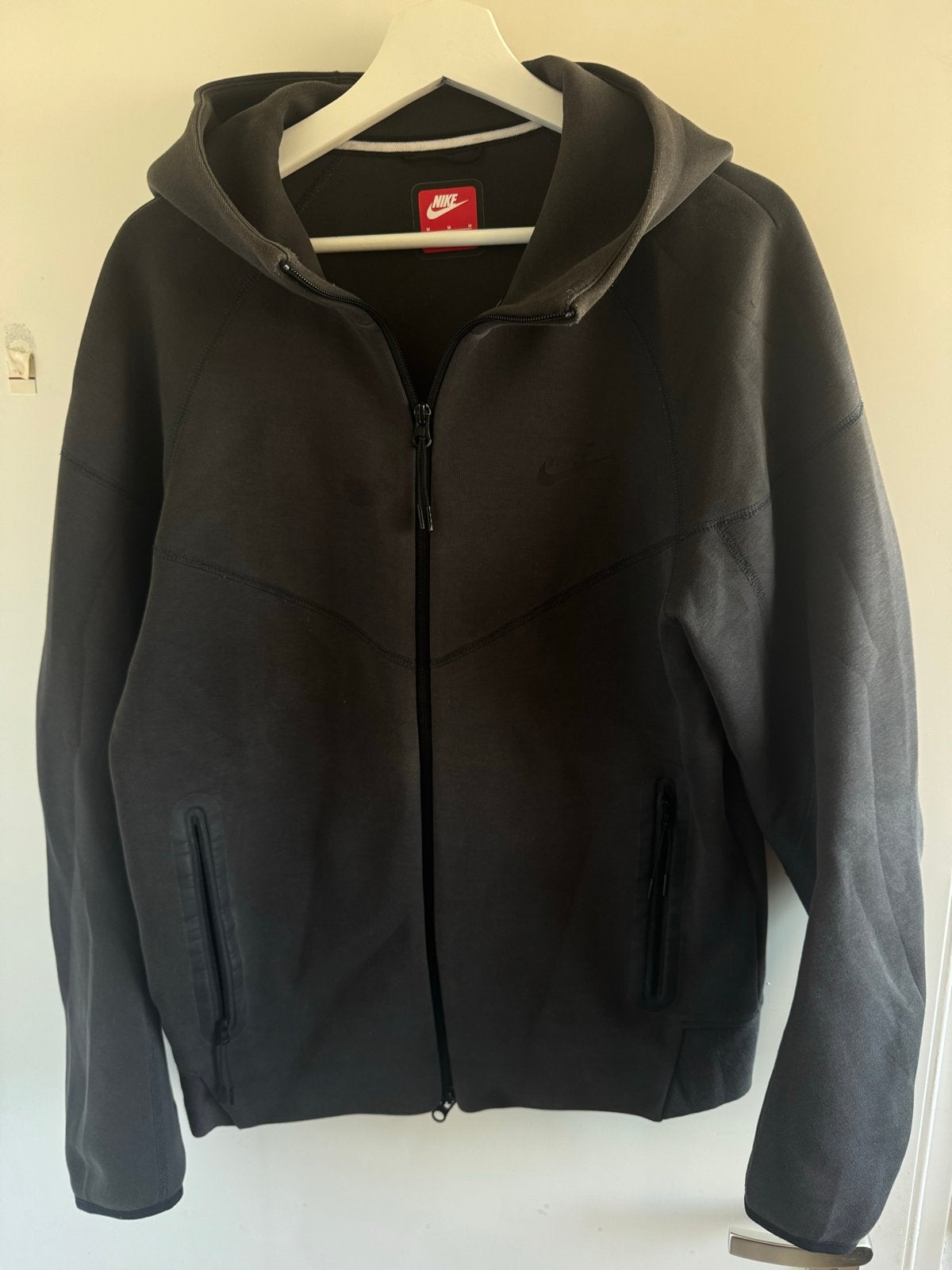 Nike Tech Fleece Hoodie Zwart - Maat M, Kleding | Heren, Truien en Vesten, Ophalen of Verzenden, Zo goed als nieuw, Maat 48/50 (M)