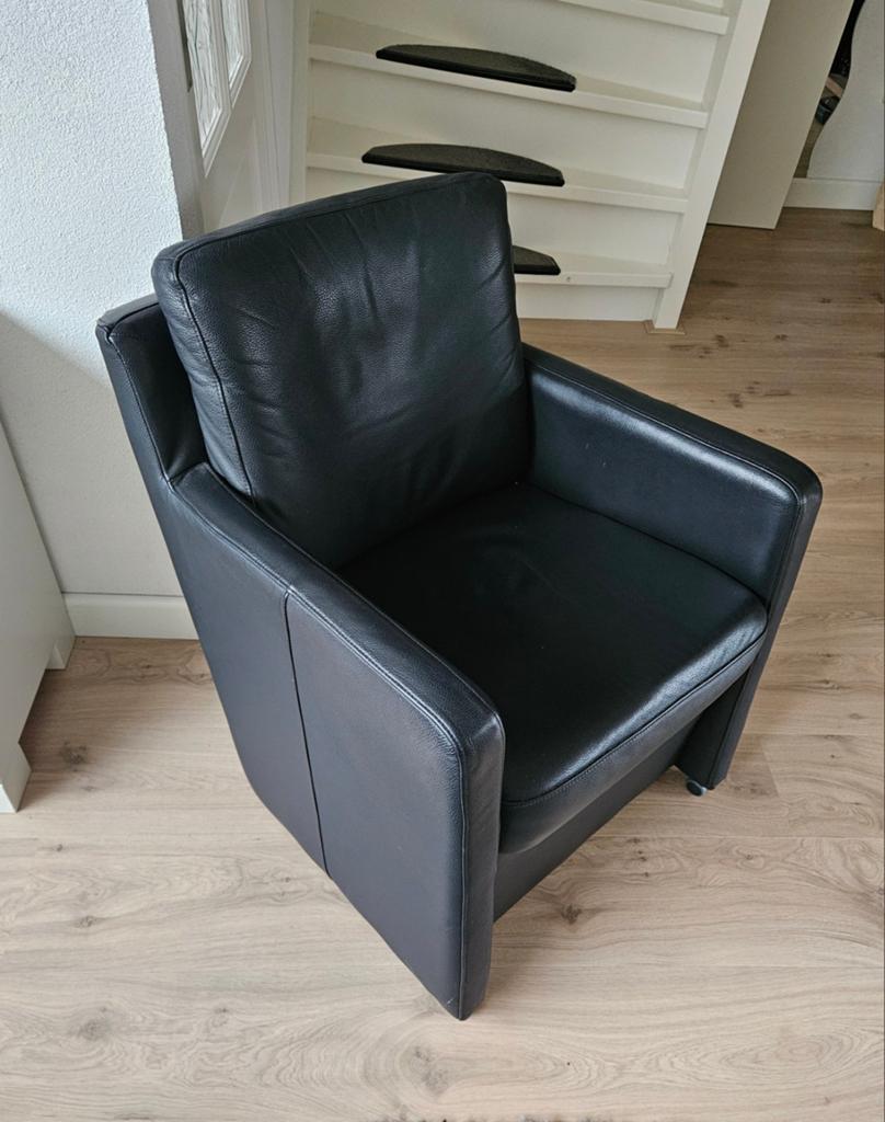 Leren fauteuil - Zwart, comfortabel en stijlvol, Gebruikt, Ophalen of Verzenden, Modern, Tijdloos, 50 tot 75 cm