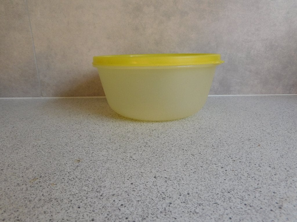 Tupperware Ruimtekom 1,5 Ltr. Geel, Ophalen of Verzenden, Zo goed als nieuw, Geel, Overige typen
