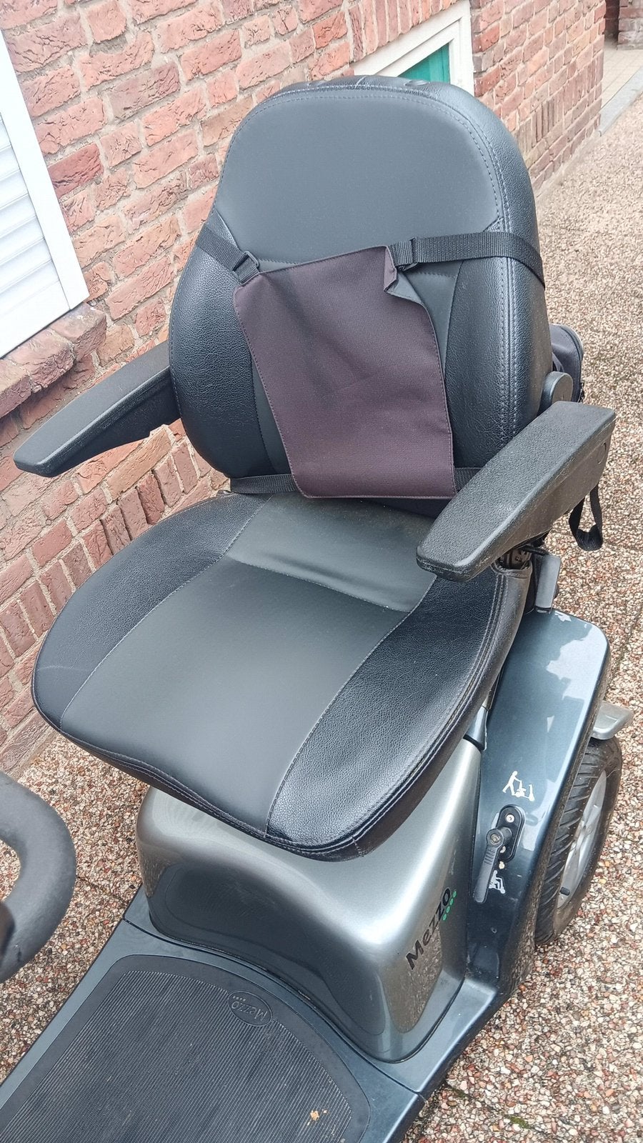 Goede Mezzo scootmobiel met 4 grote wielen. (750€), Ophalen, Zo goed als nieuw, Elektrische rolstoel
