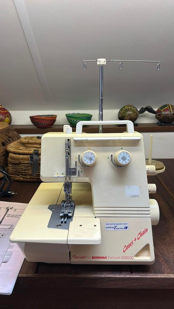 Bernette for Bernina funlock, Hobby en Vrije tijd, Naaimachines en Toebehoren, Ophalen, Zo goed als nieuw, Lockmachine, Bernina