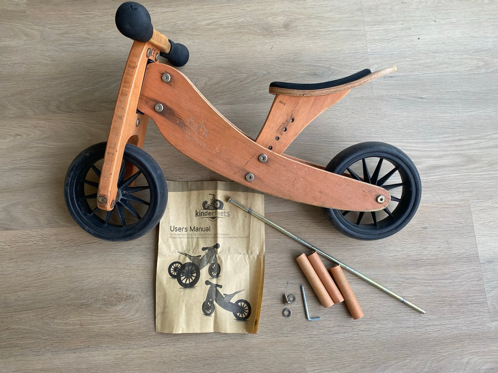 Kinderfeets Tiny Tot 2-in-1 Driewieler/Loopfiets met boekje, Ophalen, Gebruikt