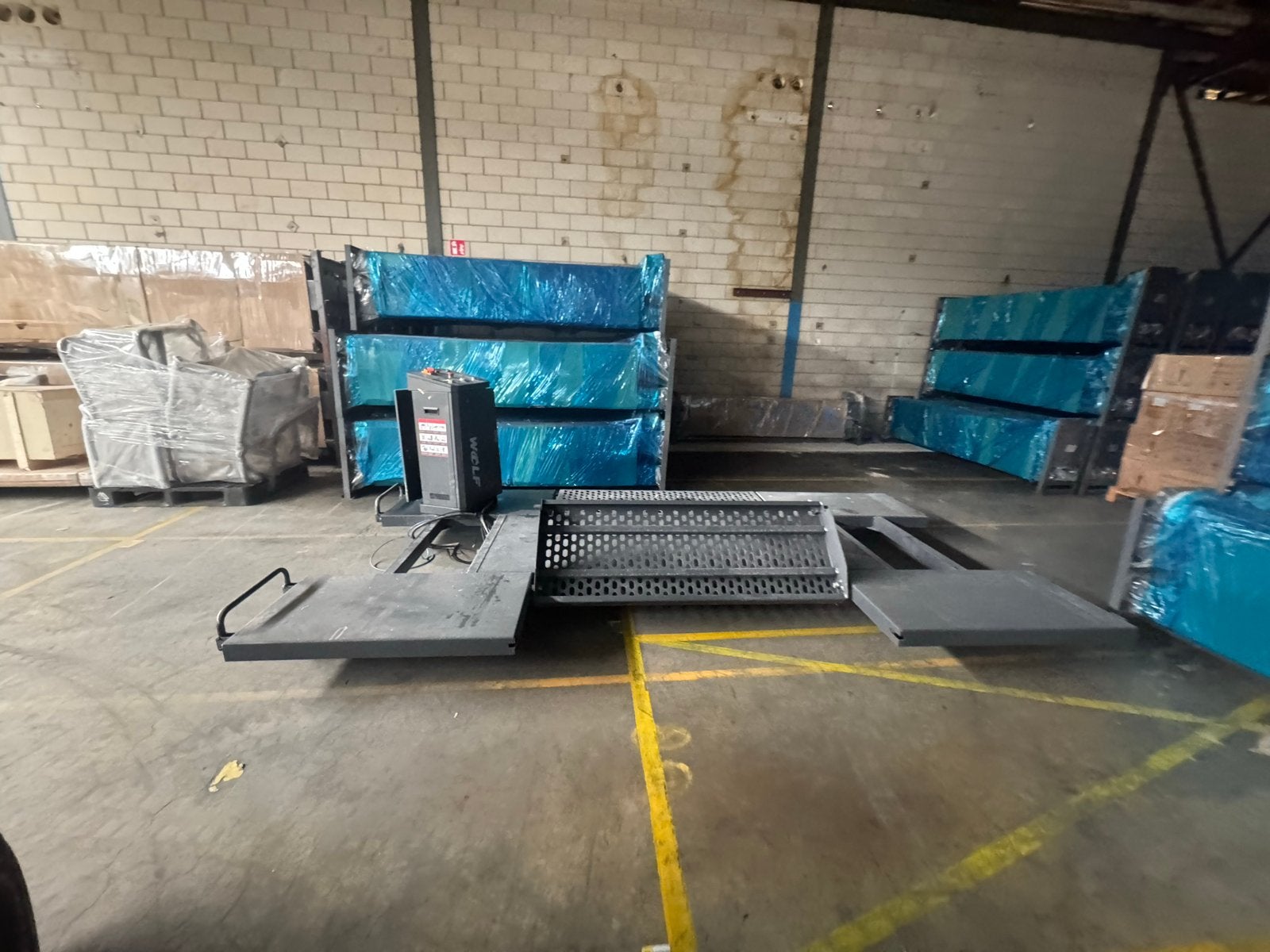 Professionele schaarlift voor voertuigen, Ophalen, Wolf WKS3030, Paderbornstraat 1, Info@wolftools.nl