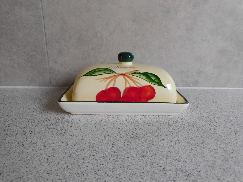Botervloot 16x11,5x7 cm. Cherry, Overige typen, Ophalen of Verzenden, Zo goed als nieuw, Steen/keramiek