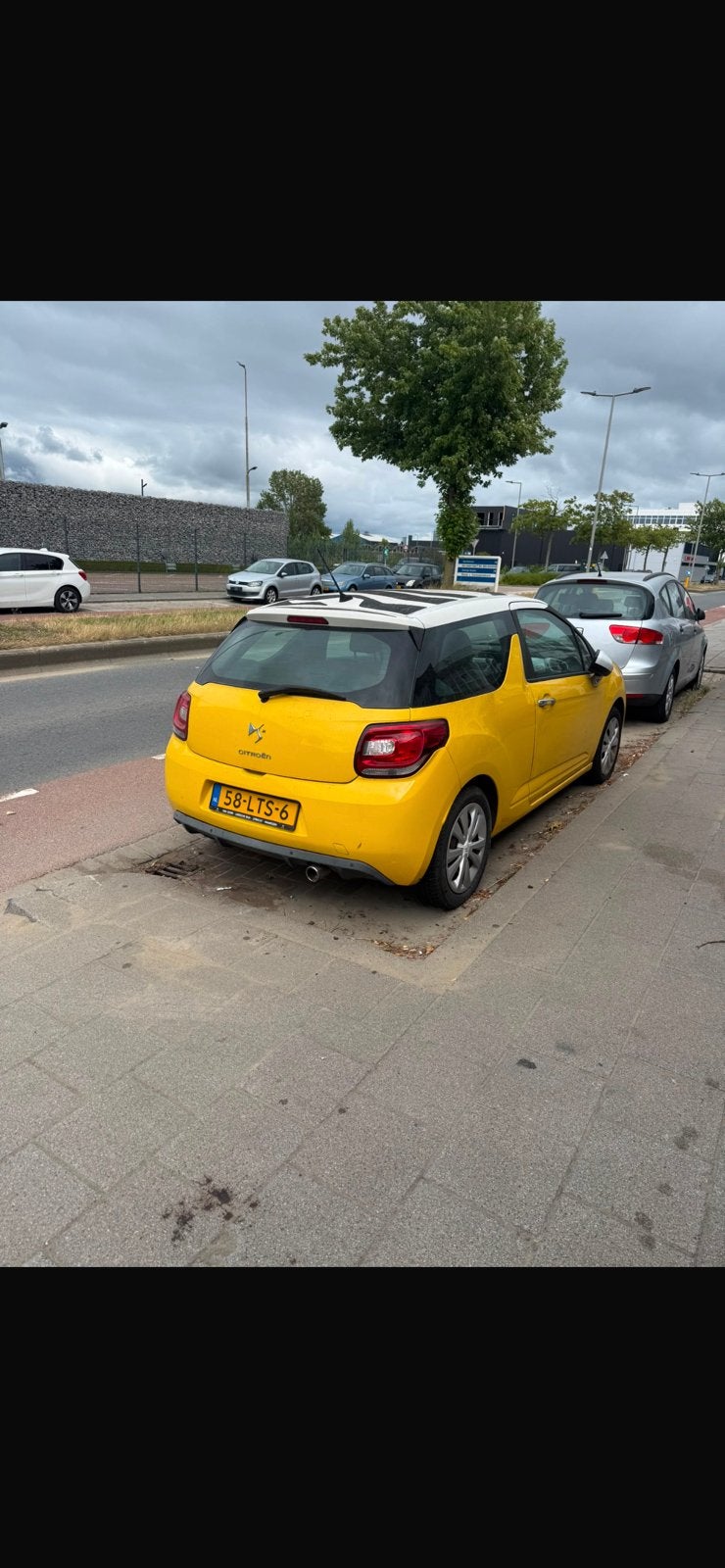 Citroën DS3 1.4 VTI 2010 Geel, Voorwielaandrijving, 40 €/maand, Bedrijf, Handgeschakeld