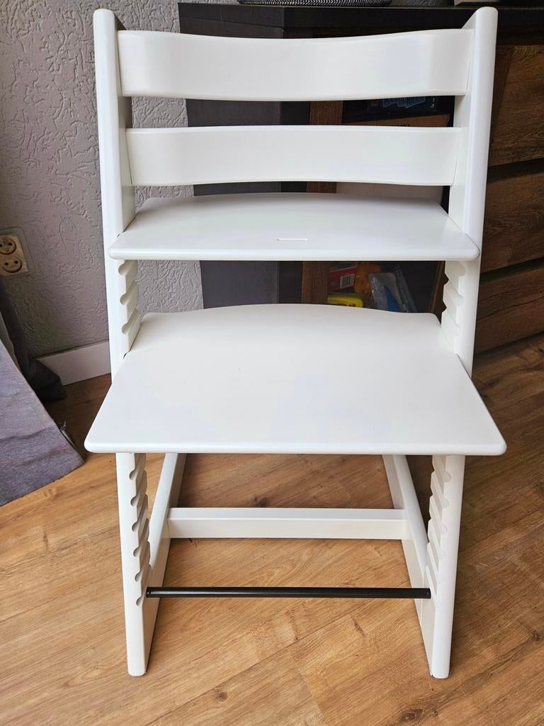 Stokke Tripp Trapp stoel wit nieuwste model, Kinderen en Baby's, Kinderstoelen, Zo goed als nieuw, Meegroeistoel, Aanschuifbaar