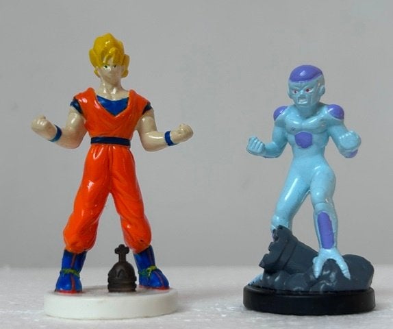 2 schaakstukken van Dragon Ball Z (uit 1989), Ophalen of Verzenden, Gebruikt