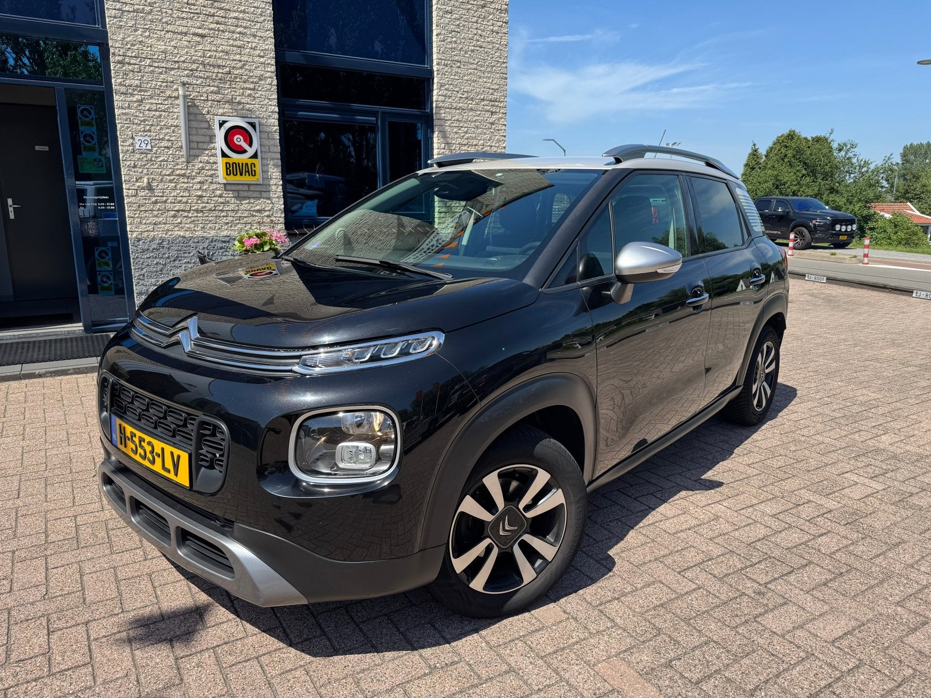 Citroen C3 Aircross 1.2 PureTech S&S Shine- carplay, Voorwielaandrijving, 840 kg, Gebruikt, Euro 6