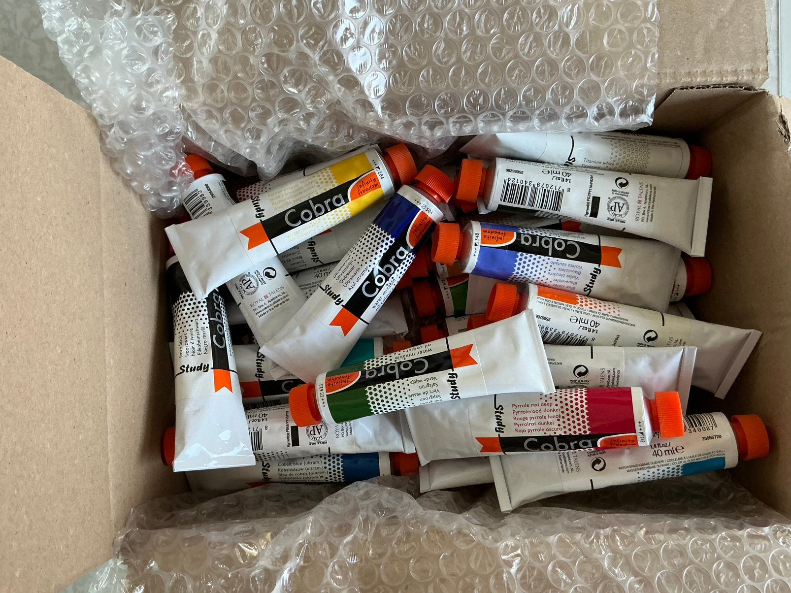 Doos 35x cobra study 40ml div. Kleuren, Ophalen of Verzenden, Zo goed als nieuw, Olieverf