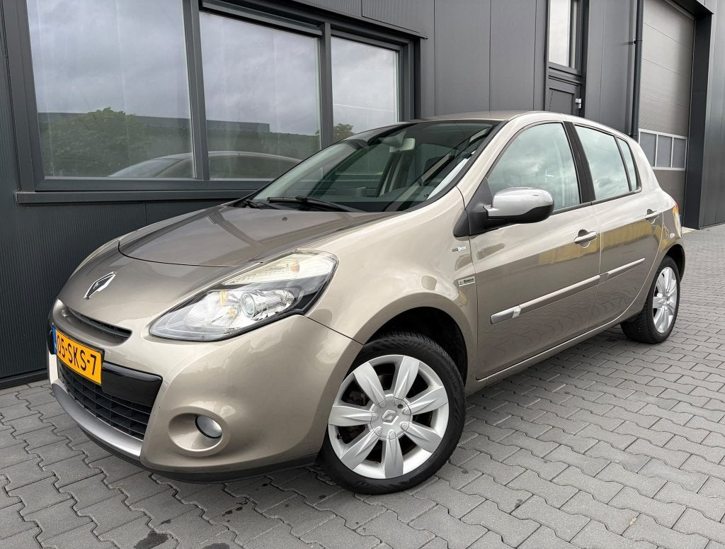 Renault Clio 1.6 Night & Day | Automaat | Distributie VV, Auto's, 535 kg, Zwart, 4 cilinders, Leder en Stof