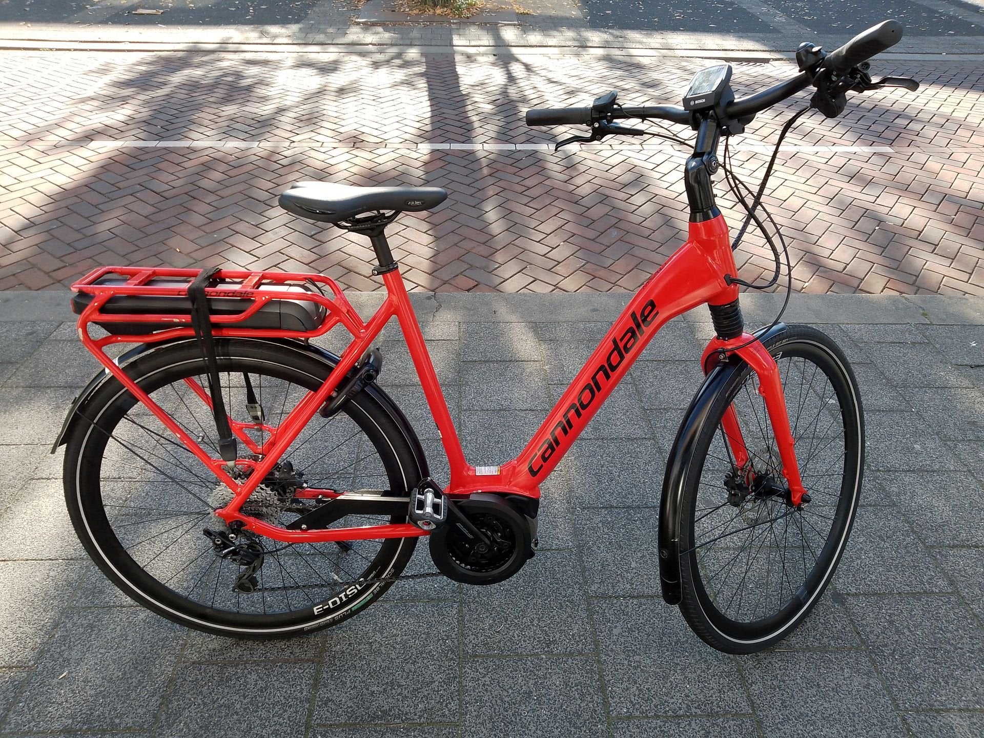 Cannondale Mavaro d59 elektrische damesfiets Bosch mid.motor