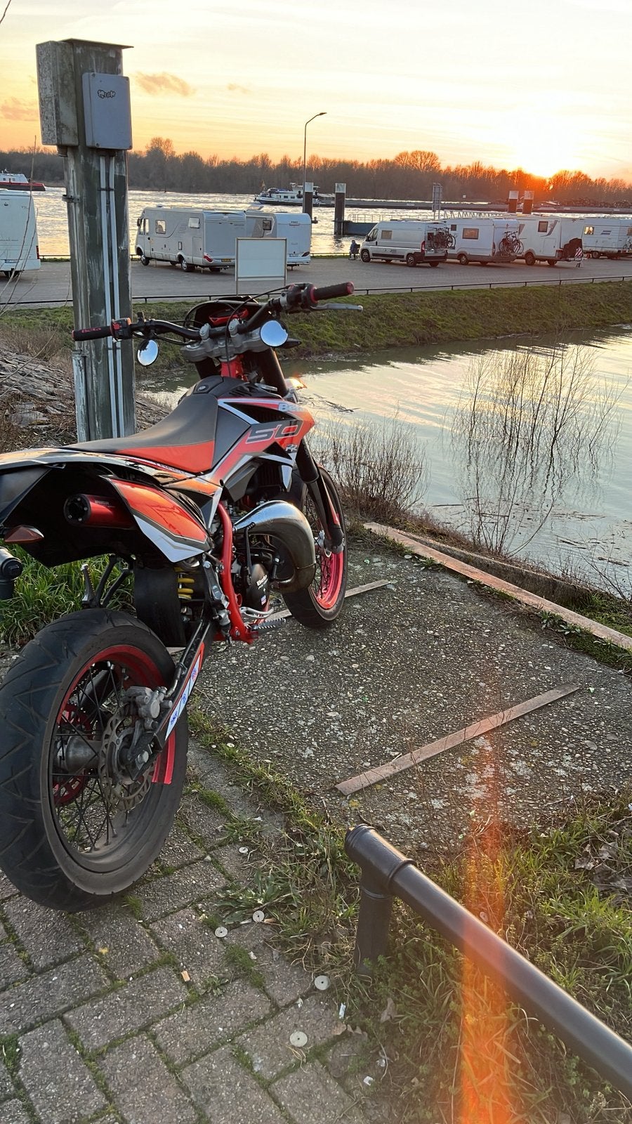 Beta rr 50 track motard 2019, Fietsen en Brommers, Brommers | Overige merken, Ophalen, 6 versnellingen, Maximaal 45 km/u, Zo goed als nieuw