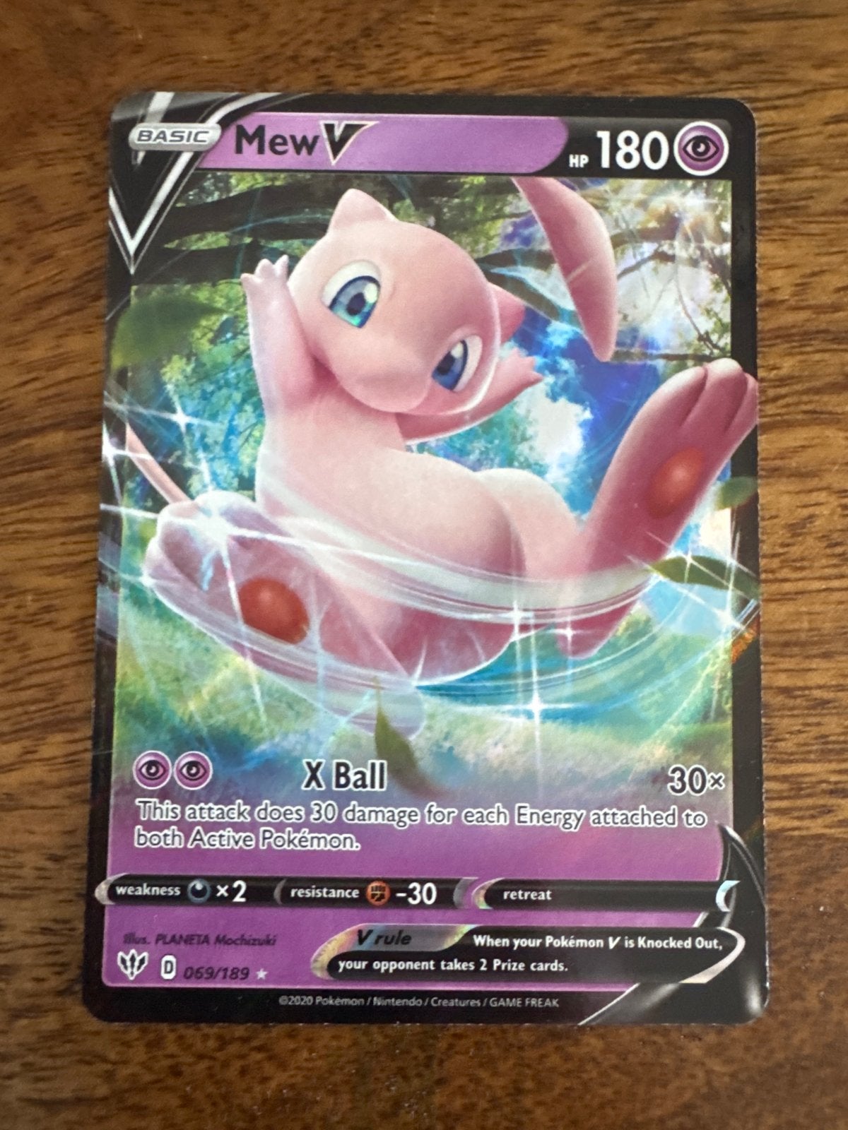 Mew V Pokémon kaart (069/189) - Zo goed als nieuw, Ophalen of Verzenden, Zo goed als nieuw, Losse kaart