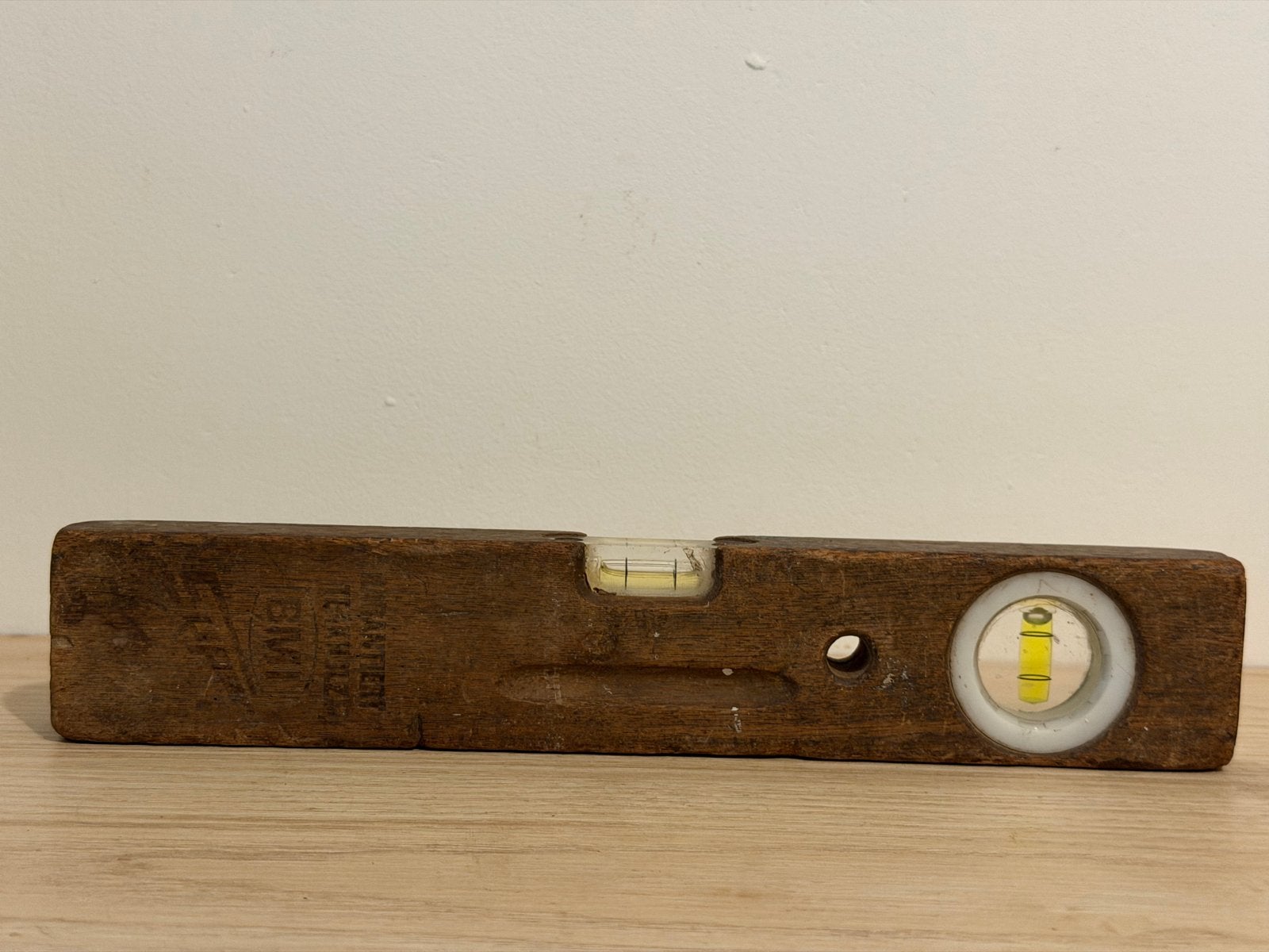 Uniek vintage BMI houten waterpas (30 cm) Antiek gereedschap, Antiek en Kunst, Ophalen of Verzenden