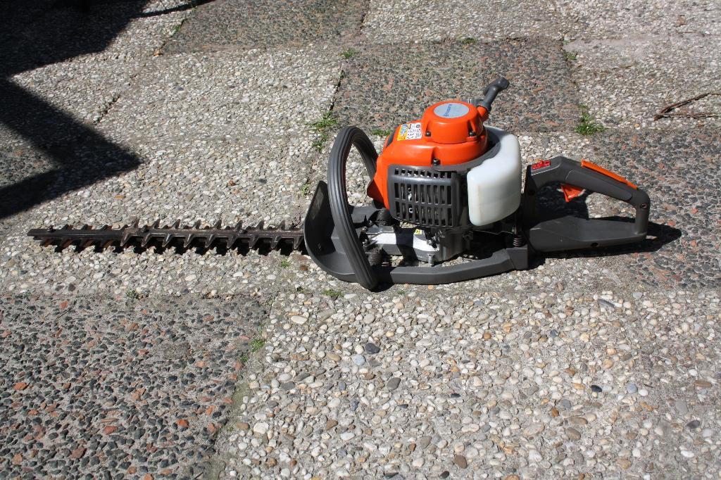 husqvarna 123HD60 heggenschaar voor 150 euro, Tuin en Terras, Heggenscharen, Ophalen, Zo goed als nieuw, Benzine