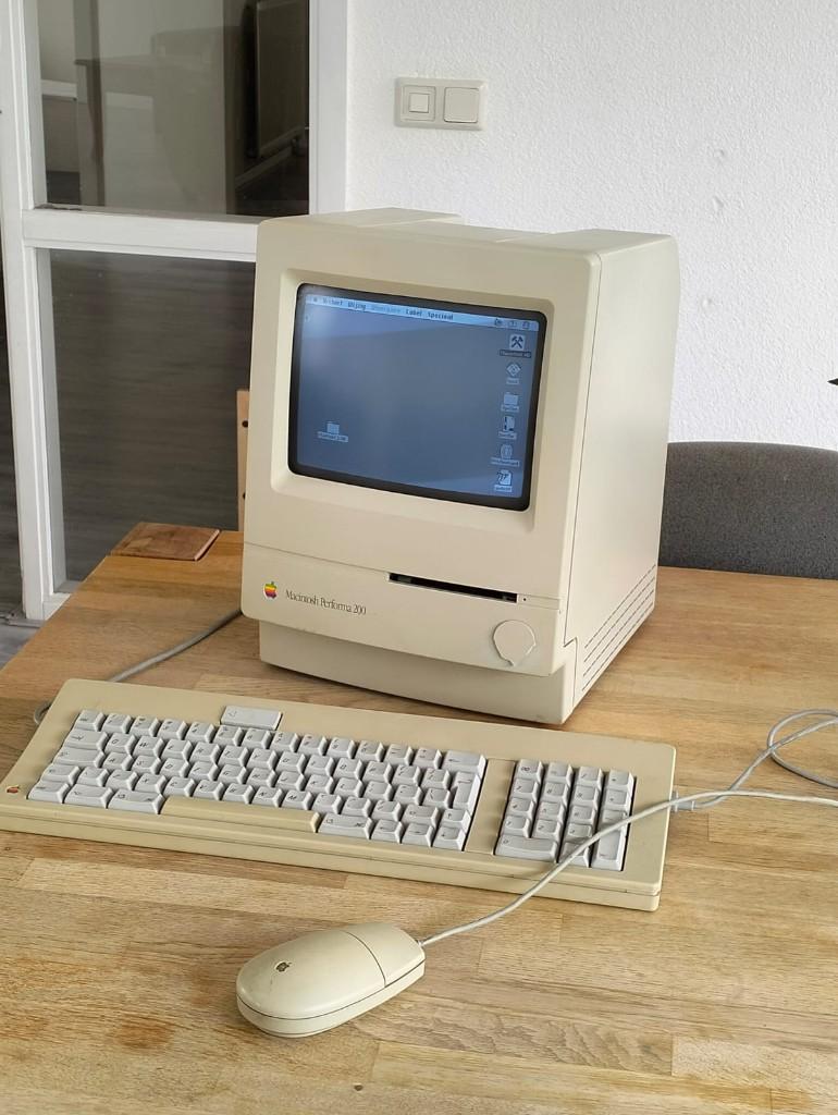 Vintage Apple Macintosh Performa 200 - RECAPPED!, Ophalen of Verzenden, Apple Macintosh