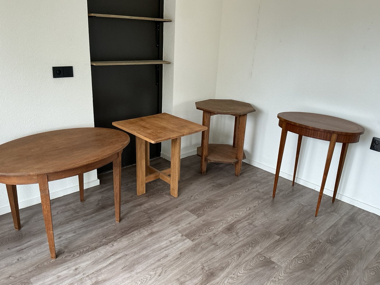 4 tafels, elk 15 euro., Huis en Inrichting, Tafels | Eettafels, Ophalen of Verzenden, Zo goed als nieuw, Ovaal, 50 tot 100 cm