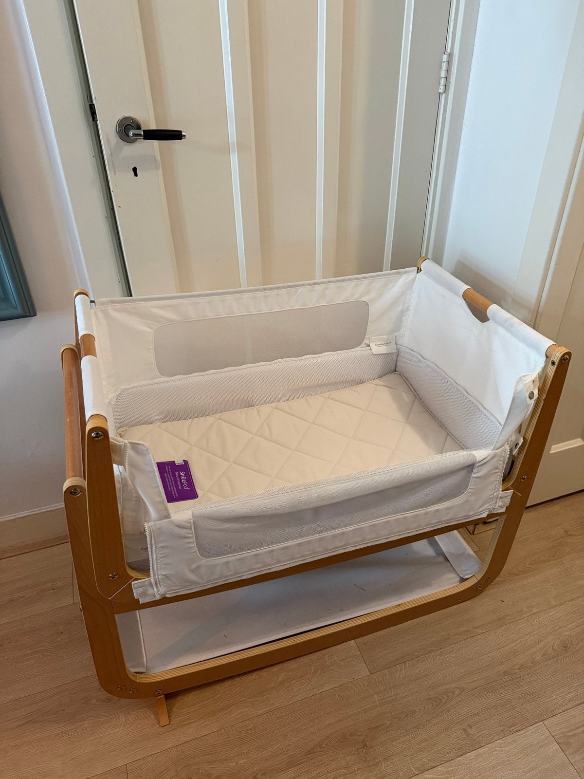 Snuzpod 4 Co-sleeper met 2 matrassen, Ophalen, Zo goed als nieuw, Wieg