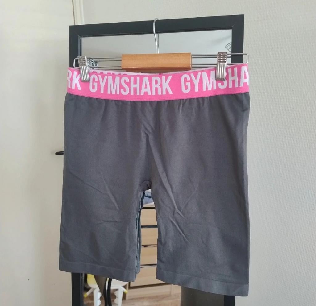 Gymshark sport short - Maat S, Kleding | Dames, Sportkleding, Ophalen of Verzenden, Maat 36 (S), Grijs, Gymshark