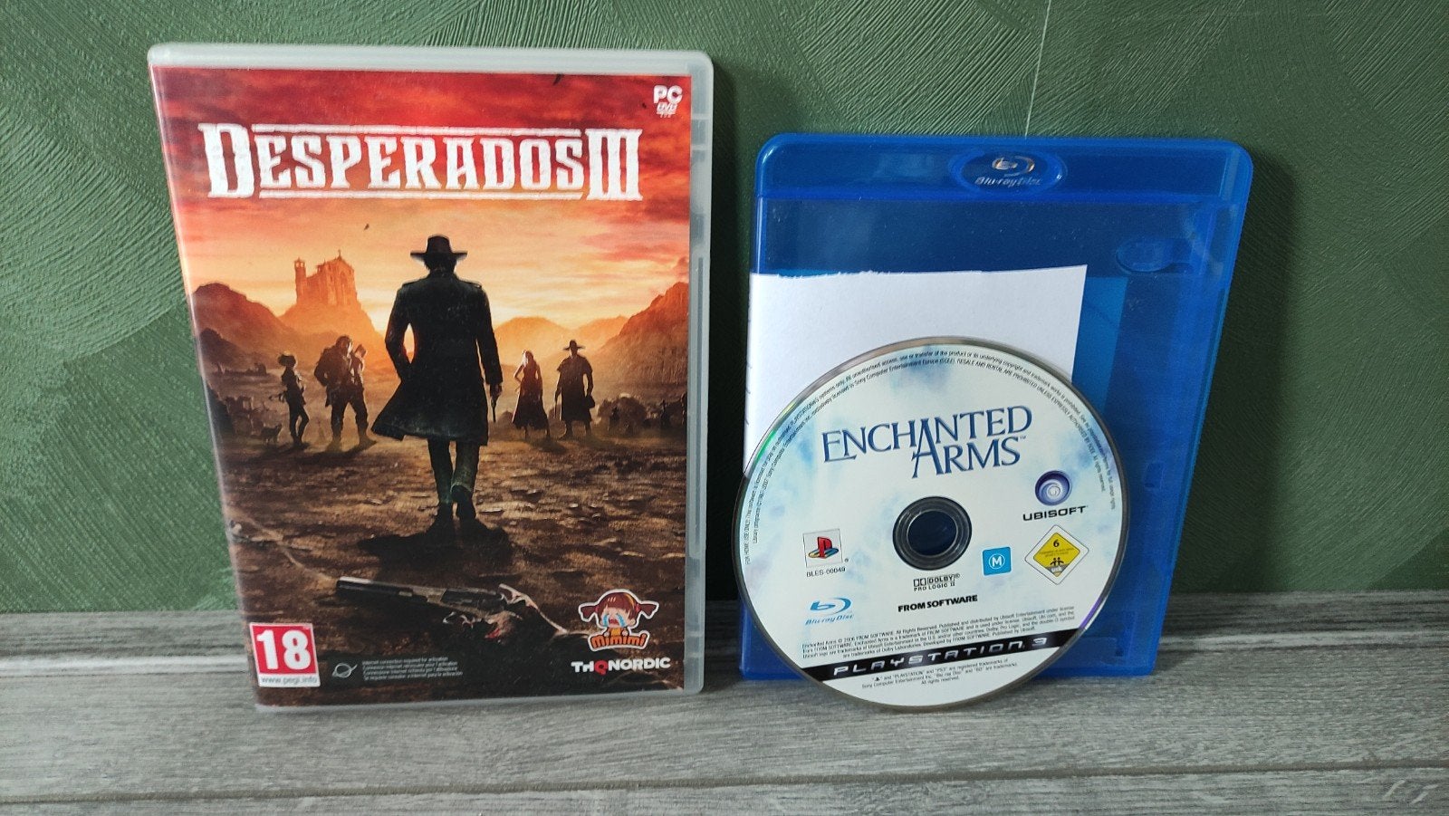 Enchanted arms ps3 en gratis desperados 3 pc game, 3 spelers of meer, Ophalen of Verzenden, Zo goed als nieuw, Vanaf 3 jaar