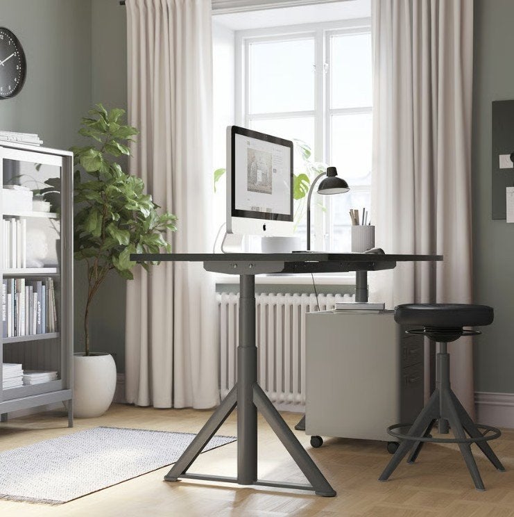 IKEA IDÅSEN Bureaus Zwart/Bruin 160x80 cm STA-ZIT, Huis en Inrichting, Bureaus, Ophalen, Zit-sta bureau, 160 cm, Gebruikt