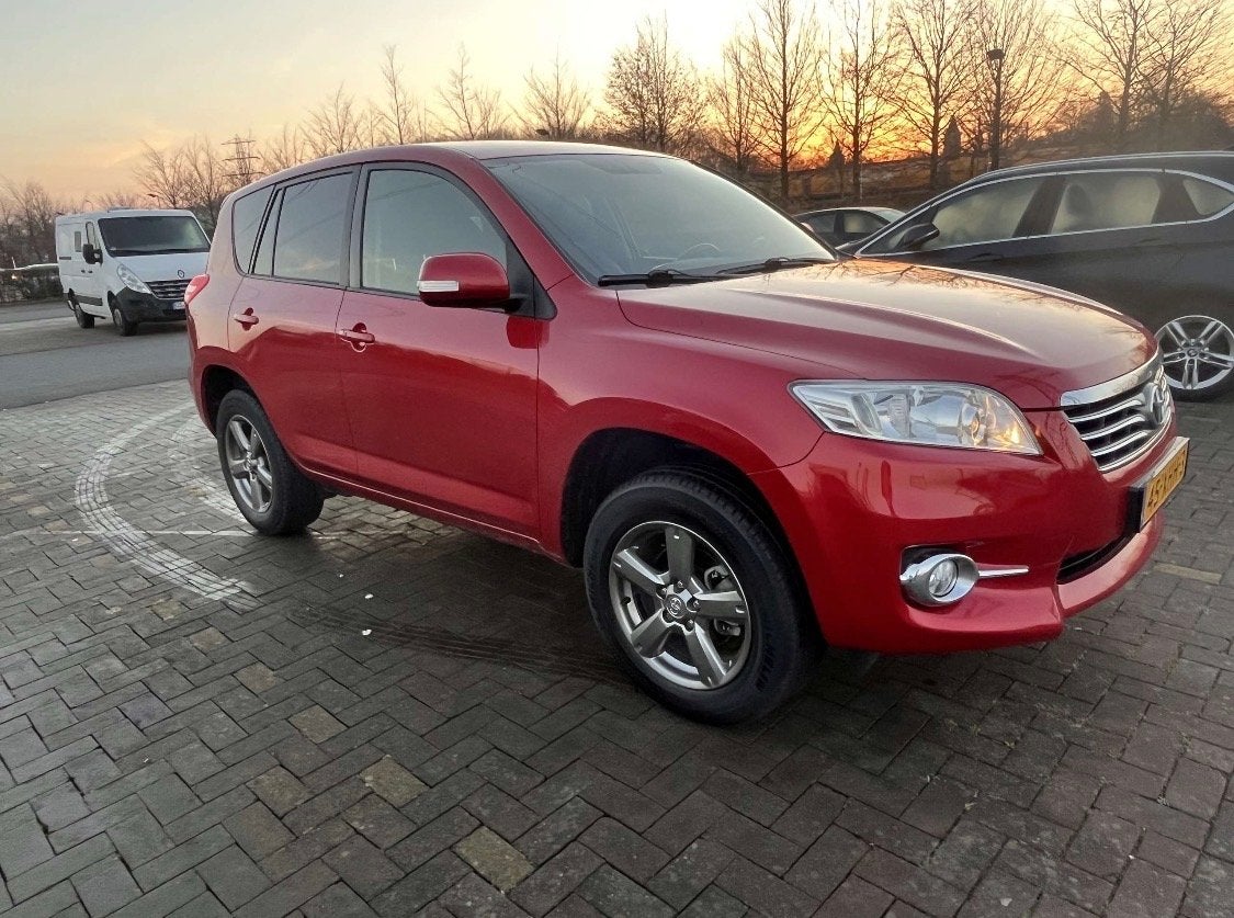 Foto 3 van Toyota RAV4 2.0 4WD Business Executive Full options Camera