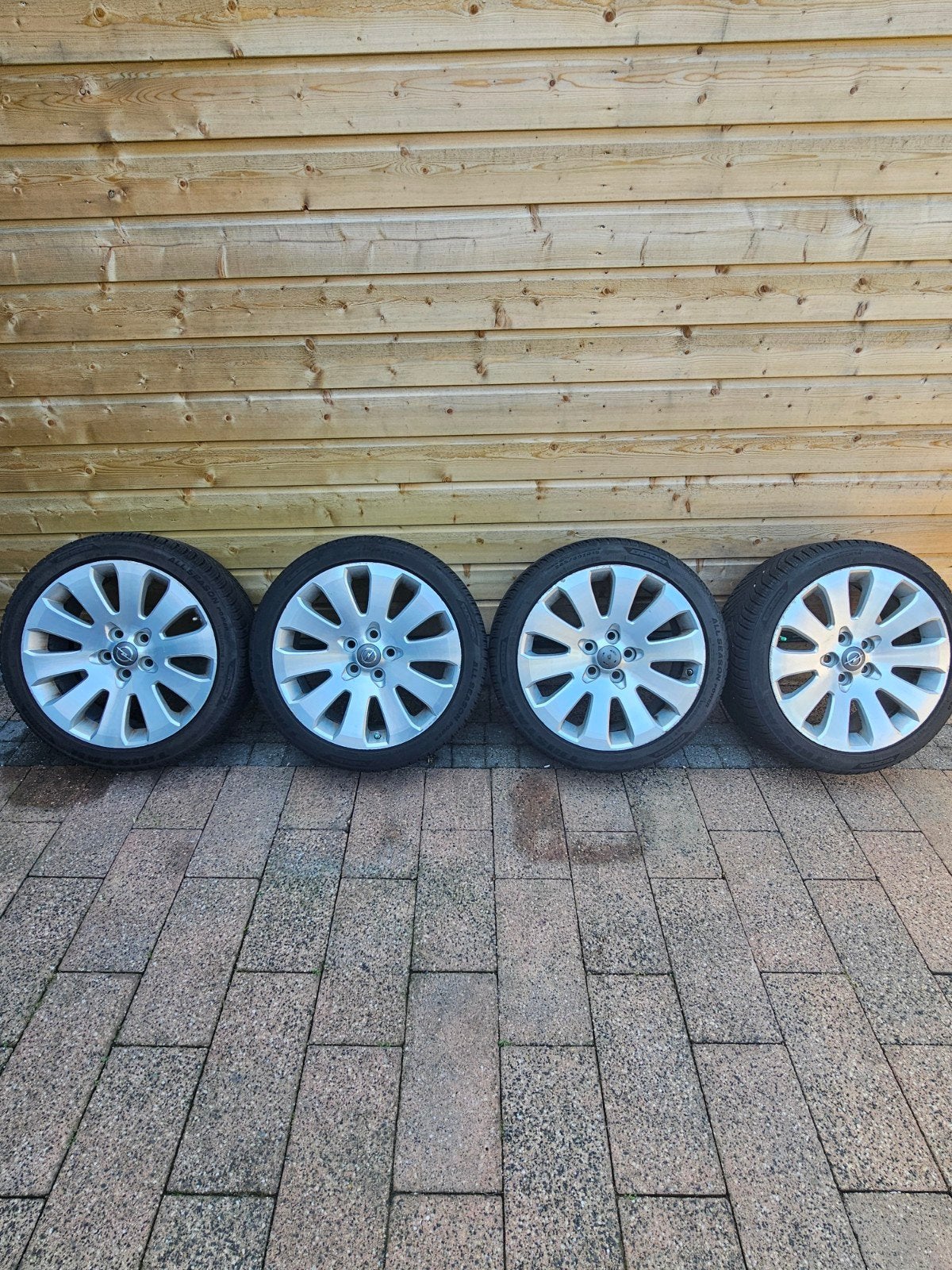 Opel insignia A Velgen 19 Inch 5x120 , 245 40 19 ZGAN BANDEN, Banden en Velgen, All Season, Personenwagen, Ophalen