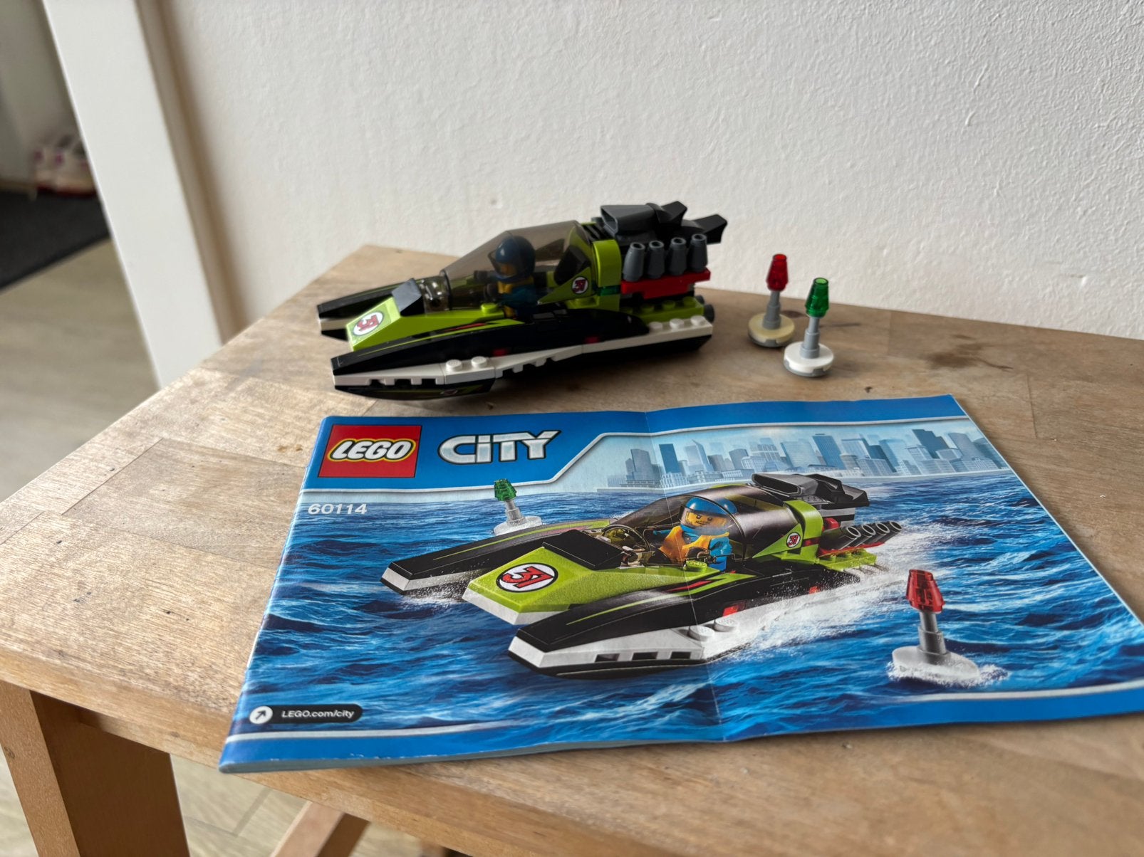 2x lego city 60114 raceboot, Ophalen of Verzenden, Zo goed als nieuw