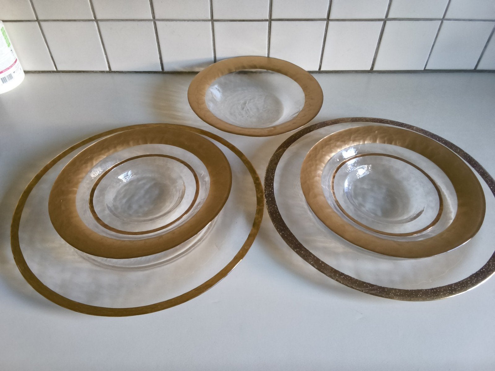 7 glazen borden met goudkleurige  rand, Ophalen of Verzenden, Glas, Overige stijlen, Bord(en)