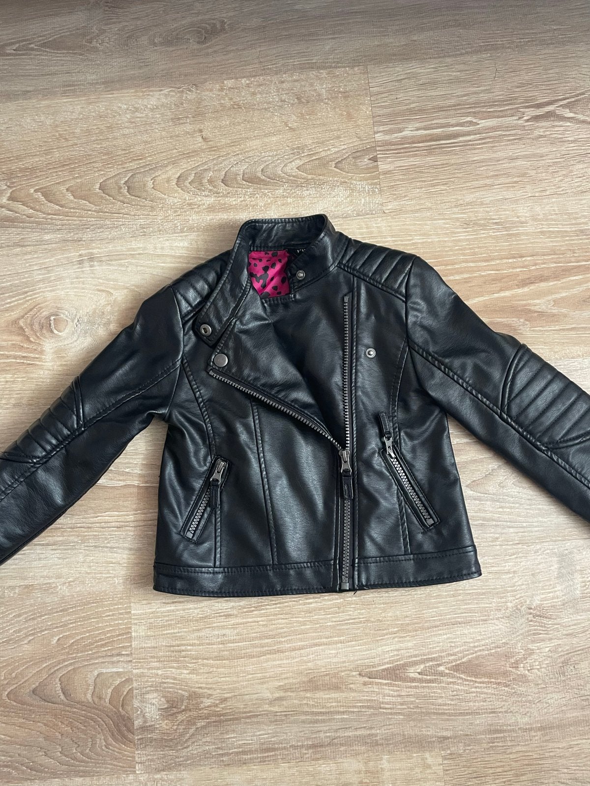 Stoere Zwarte Kinder Bikerjack - Maat 110/116, Kinderen en Baby's, Kinderkleding | Maat 110, Ophalen of Verzenden, Zo goed als nieuw