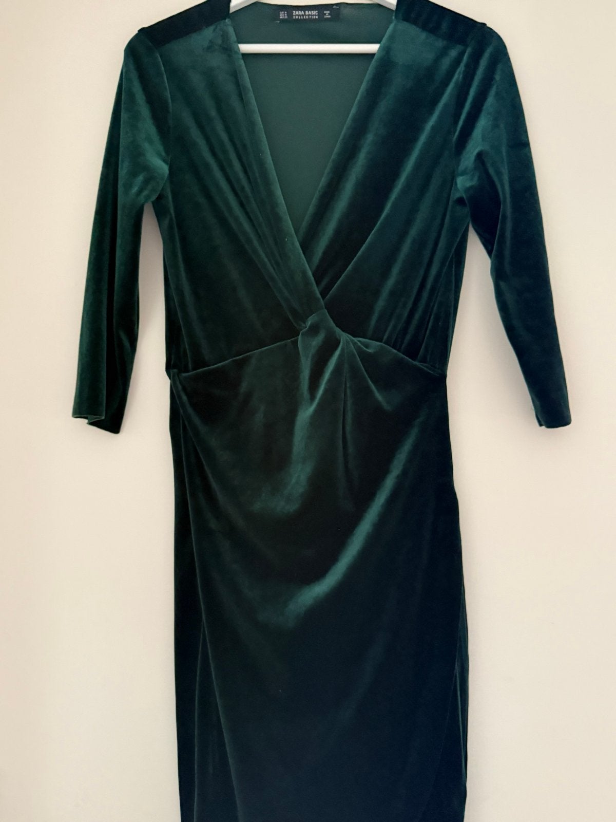 Zara Basic fluwelen jurk - smaragdgroen, Kleding | Dames, Maat 38/40 (M), Ophalen of Verzenden, Zo goed als nieuw, Knielengte