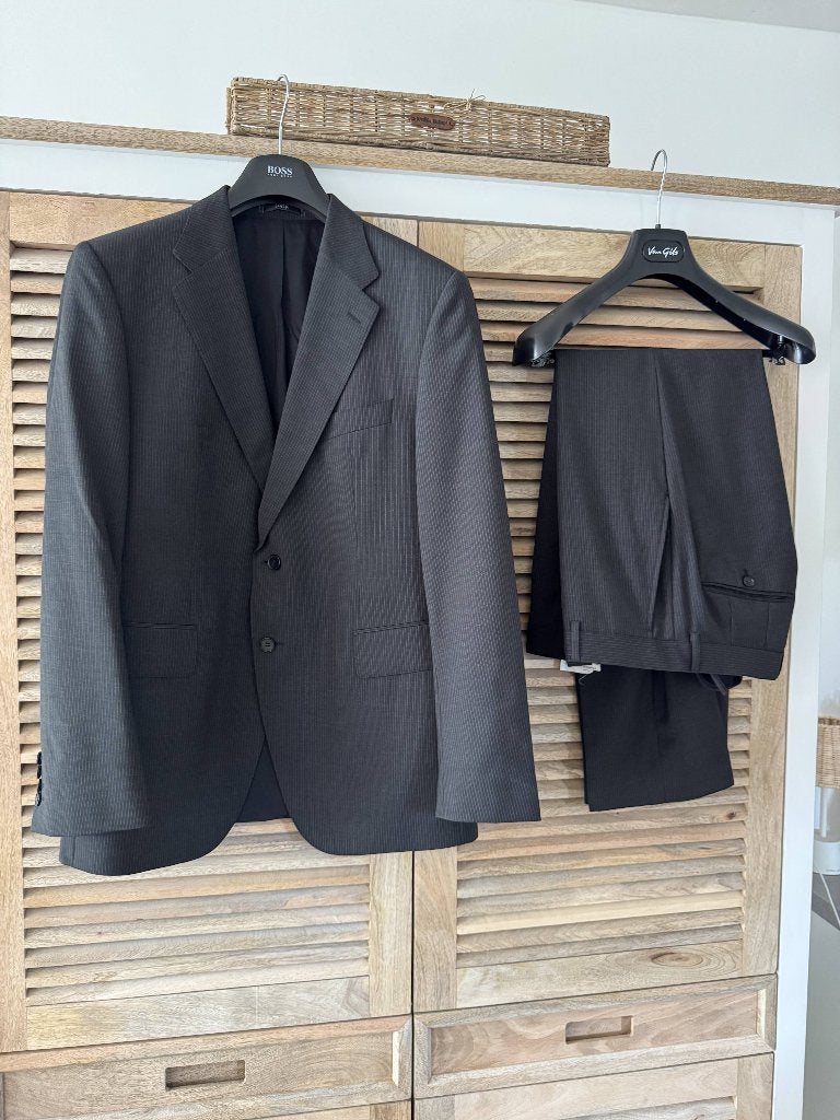 Prachtig nieuw  Pak Joop Maat 50 Donkergrijs, Kleding | Heren, Kostuums en Colberts, Ophalen of Verzenden, Nieuw, Maat 48/50 (M)