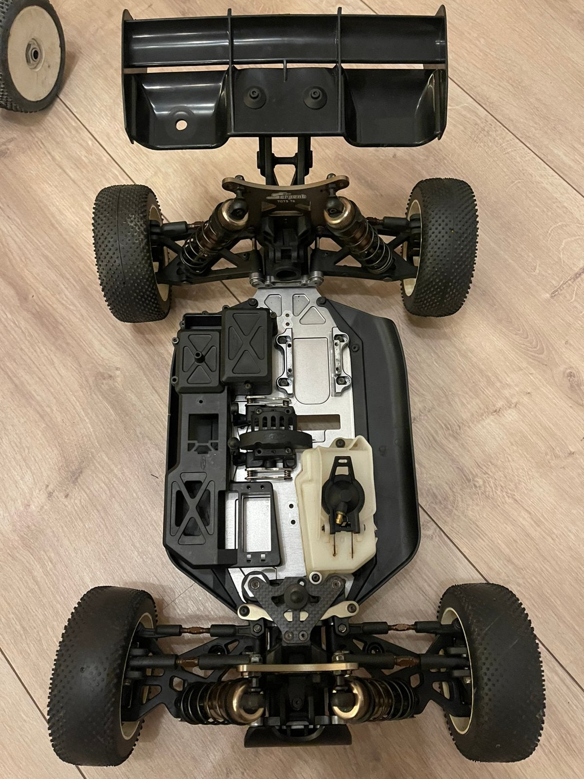 Serpent Cobra 811 B Nitro Chassis, Hobby en Vrije tijd, Modelbouw | Radiografisch | Auto's, Ophalen, Gebruikt, Auto offroad, Nitro