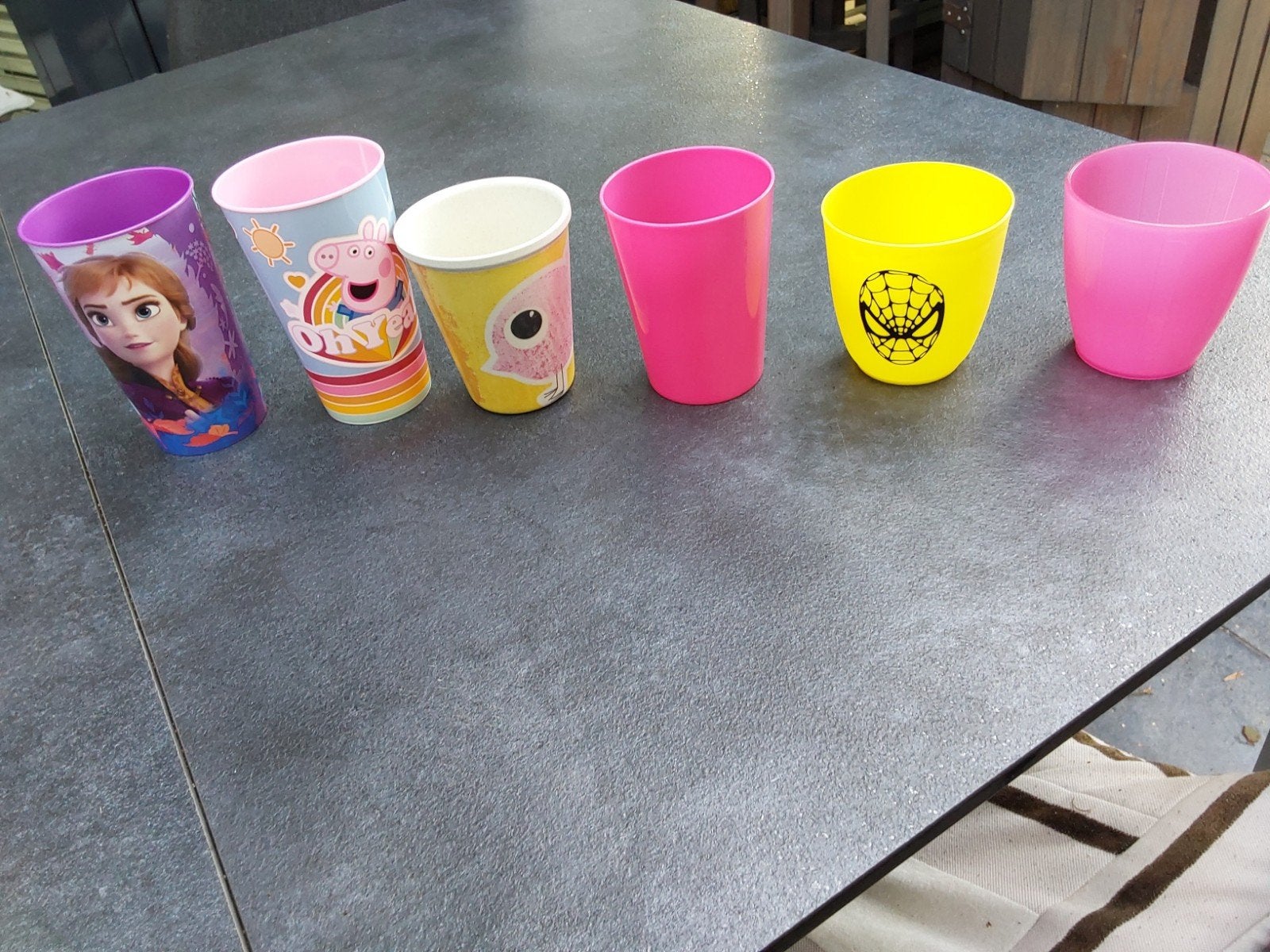 Leuke kinderbekers met diverse figuren - 6 stuks, Ophalen, Gebruikt