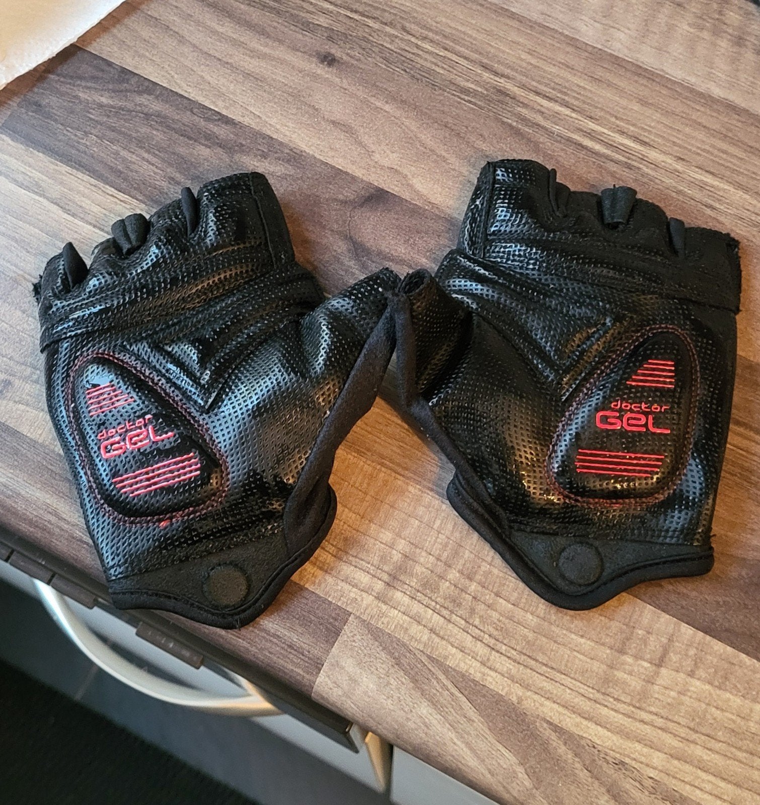 GEVONDEN  wielerhandschoenen