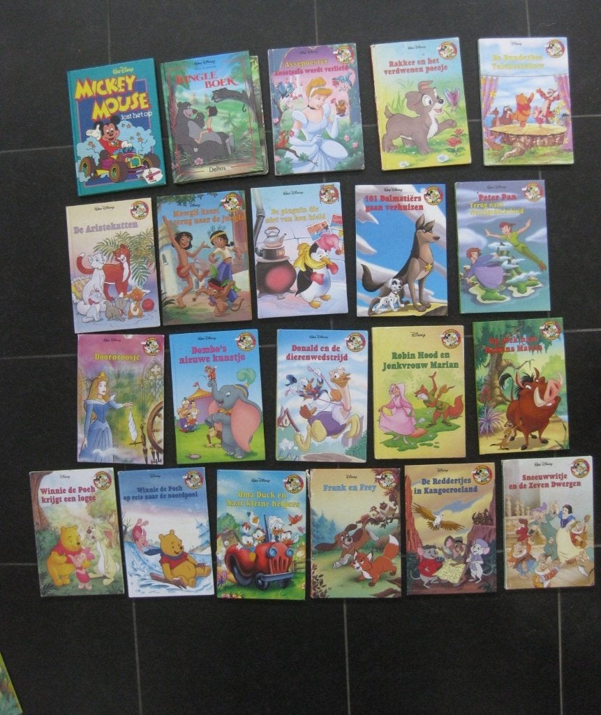 21 Walt Disney Boeken, serie Disney Boekenclub, Boeken, Ophalen of Verzenden, Gelezen, Walt Disney, Fictie algemeen