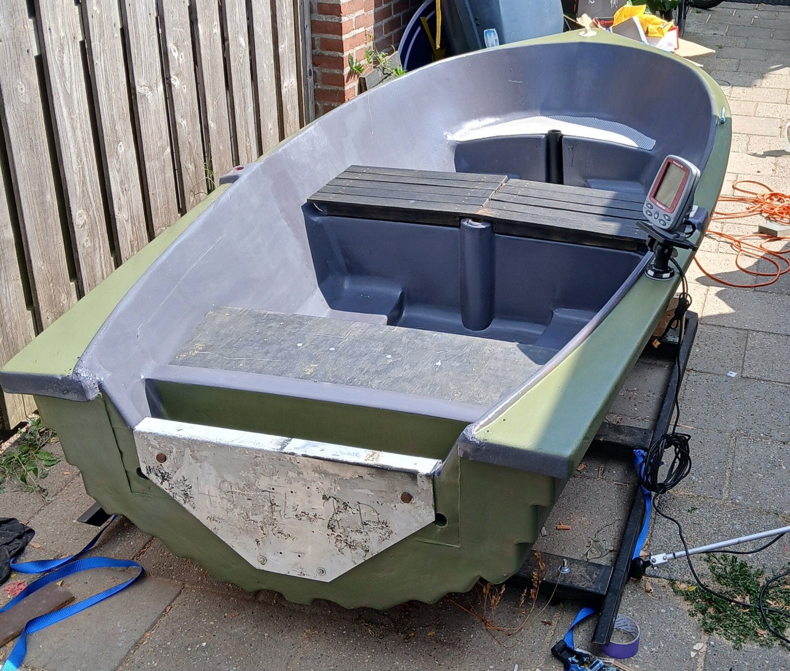 Leuk visserbootje, recent opgeknapt, Ophalen, 3 m, Gebruikt, Kunststof