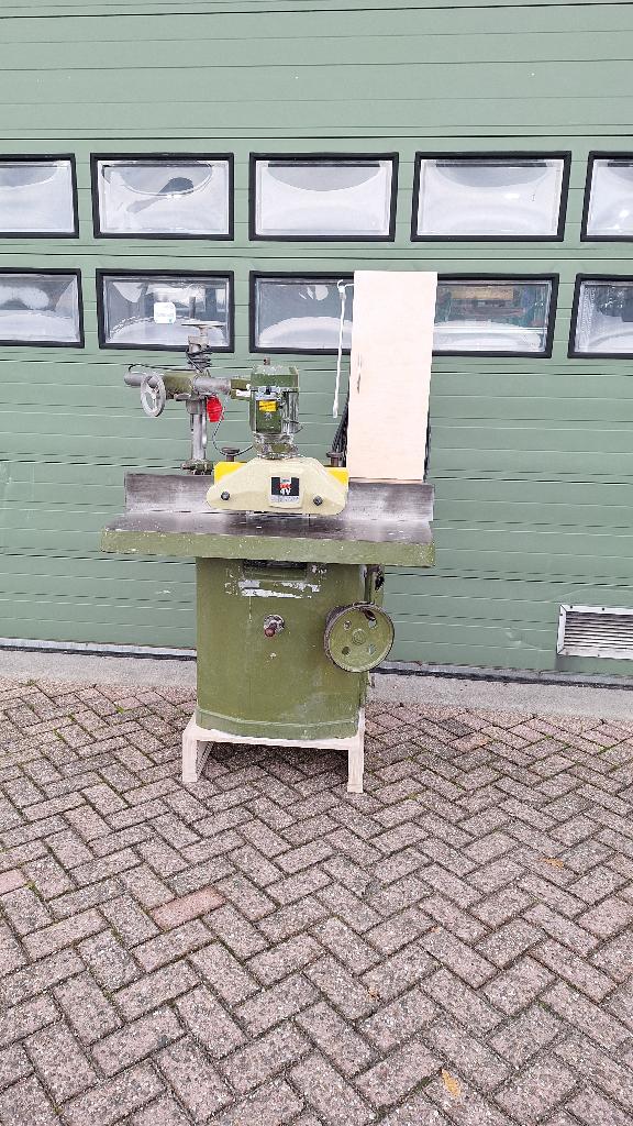 Freesmachine lamelenfrees Schneider met aanvoer 380V, Ophalen, Gebruikt, Lamellenfrees, Industriepark 2a 9351PA Leek