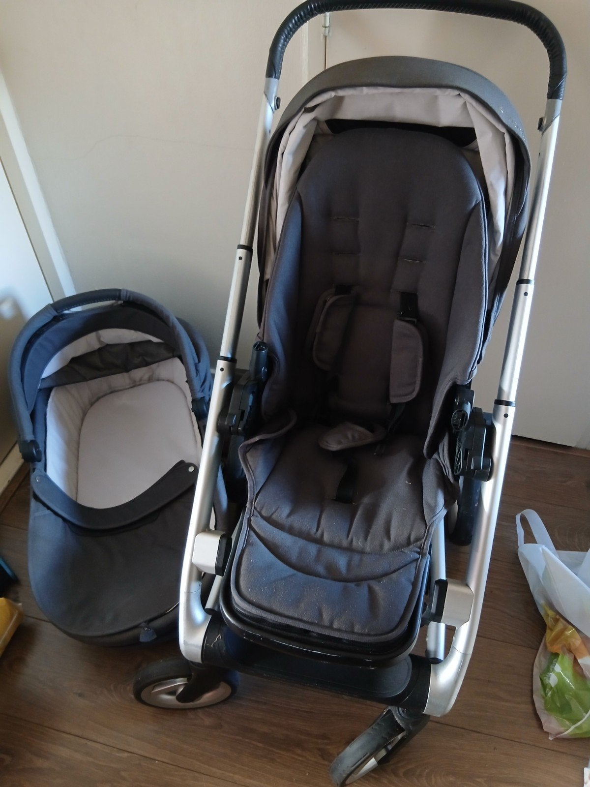 Mutsy Icon kinderwagen met reiswieg, Ophalen, Gebruikt, Combiwagen
