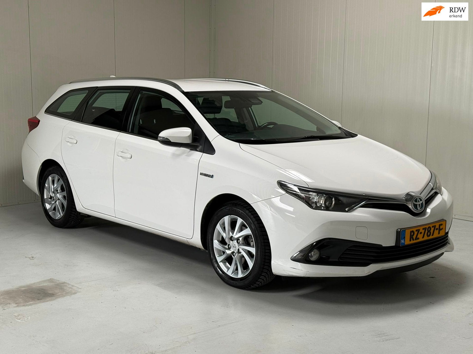 Toyota Auris Touring Sports 1.8 Hybrid Dynamic, Auto's, Toyota, 28 km/l, Gebruikt, Euro 6, Wit