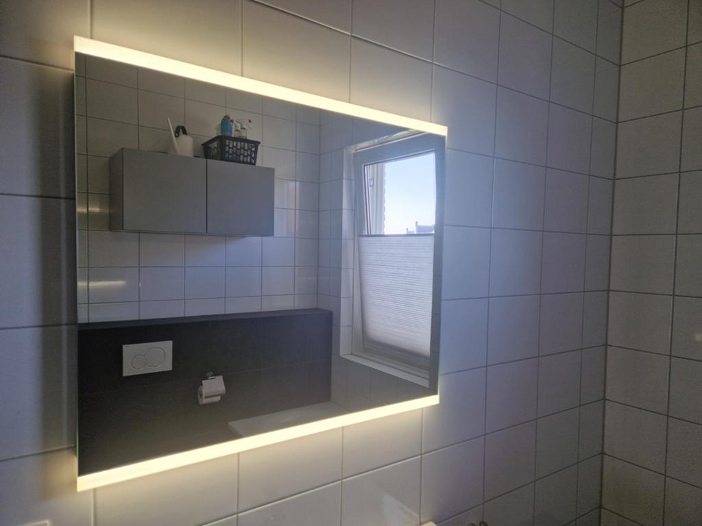 Badkamerspiegel met LED verlichting, Ophalen, Zo goed als nieuw, 75 tot 100 cm, Minder dan 100 cm