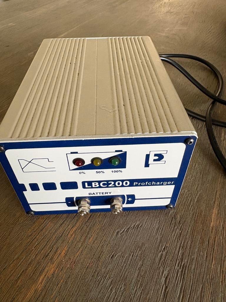 Acculader mover Proosten LBC200  12V 10A Xenteq, Ophalen of Verzenden, Gebruikt