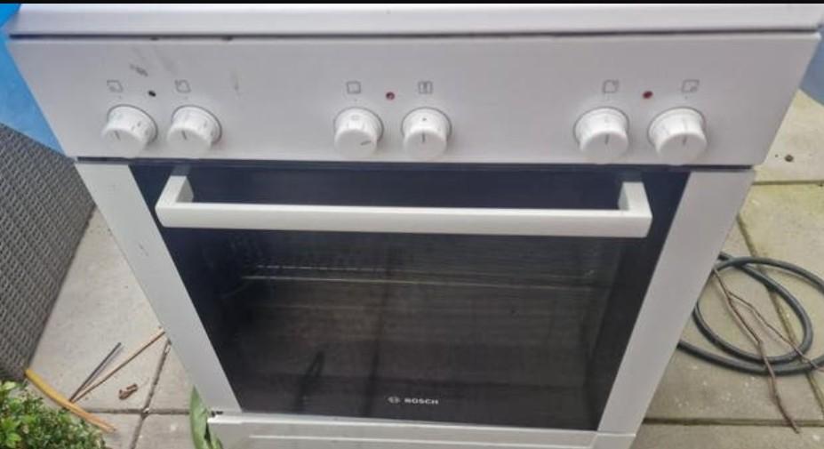 2 Elektrisch Fornuis en 1 koelkast, Gebruikt, 60 cm of meer, Vrijstaand, 85 tot 90 cm