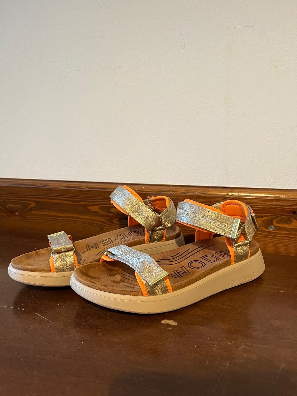 Woden sandalen goud/oranje 41, Ophalen, Zo goed als nieuw, Oranje, Sandalen of Muiltjes
