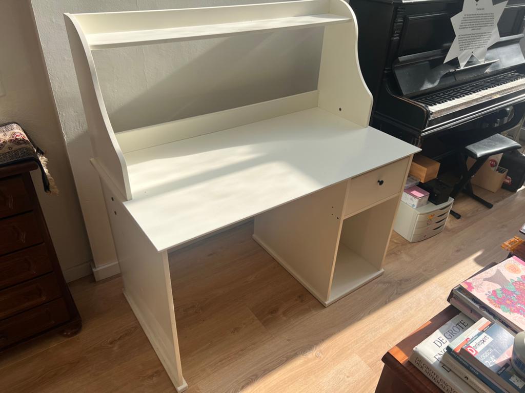 Bureau IKEA, Ophalen of Verzenden, Zo goed als nieuw